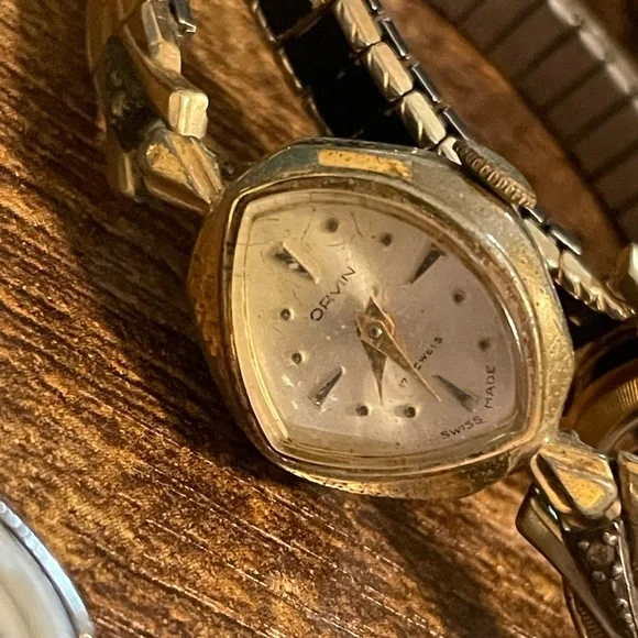 Lot of untested / broken watches and watch accessories